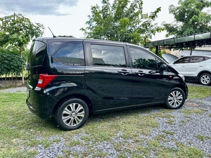 รถบ้าน รถมือสอง Honda Freed 1.5 i-VTEC รุ่น SE เกียร์ Auto ปี 2556 โดย หญิงรถบ้าน รถมือสองขอนแก่น ราคาถูก ผ่อนสบาย