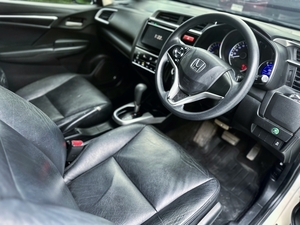 รถบ้าน รถมือสอง Honda Jazz 1.5 i-VTEC รุ่น V Plus เกียร์ Auto ปี 2016 โดย หญิงรถบ้าน รถมือสองขอนแก่น ราคาถูก ผ่อนสบาย