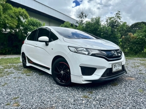 รถบ้าน รถมือสอง Honda Jazz 1.5 i-VTEC รุ่น V Plus เกียร์ Auto ปี 2016 โดย หญิงรถบ้าน รถมือสองขอนแก่น ราคาถูก ผ่อนสบาย