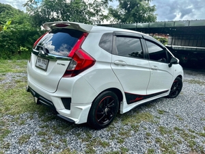 รถบ้าน รถมือสอง Honda Jazz 1.5 i-VTEC รุ่น V Plus เกียร์ Auto ปี 2016 โดย หญิงรถบ้าน รถมือสองขอนแก่น ราคาถูก ผ่อนสบาย