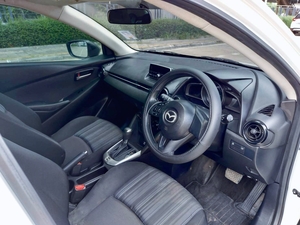 รถบ้าน รถมือสอง Mazda2 Hatchback 1.3 SkyActiv-G เกียร์ Auto ปี 2015 โดย หญิงรถบ้าน รถมือสองขอนแก่น ราคาถูก ผ่อนสบาย