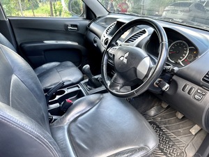 รถบ้าน รถมือสอง Mitsubishi Triton Plus Double Cab 2.5 VG Turbo เกียร์ MT ปี 2013 โดย หญิงรถบ้าน รถมือสองขอนแก่น ราคาถูก ผ่อนสบาย