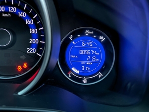 รถบ้าน รถมือสอง Honda Jazz 1.5 i-VTEC รุ่น V เกียร์ Auto ปี 2015 โดย หญิงรถบ้าน รถมือสองขอนแก่น ราคาถูก ผ่อนสบาย