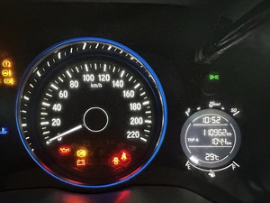 รถบ้าน รถมือสอง Honda HR-V 1.8 i-VTEC รุ่น E  ปี 2015 โดย หญิงรถบ้าน รถมือสองขอนแก่น ราคาถูก ผ่อนสบาย