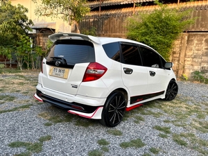 รถบ้าน รถมือสอง Honda Jazz 1.5 i-VTEC รุ่น V เกียร์ Auto ปี 2013 โดย หญิงรถบ้าน รถมือสองขอนแก่น ราคาถูก ผ่อนสบาย