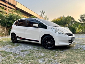 รถบ้าน รถมือสอง Honda Jazz 1.5 i-VTEC รุ่น V เกียร์ Auto ปี 2012 โดย หญิงรถบ้าน รถมือสองขอนแก่น ราคาถูก ผ่อนสบาย