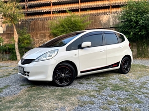 รถบ้าน รถมือสอง Honda Jazz 1.5 i-VTEC รุ่น V เกียร์ Auto ปี 2012 โดย หญิงรถบ้าน รถมือสองขอนแก่น ราคาถูก ผ่อนสบาย