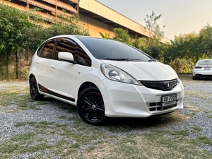 รถบ้าน รถมือสอง Honda Jazz 1.5 i-VTEC รุ่น V เกียร์ Auto ปี 2012 โดย หญิงรถบ้าน รถมือสองขอนแก่น ราคาถูก ผ่อนสบาย