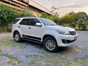 รถบ้าน รถมือสอง Toyota Fortuner 3.0 V เกียร์ Auto 2WD ปี 2013 โดย หญิงรถบ้าน รถมือสองขอนแก่น ราคาถูก ผ่อนสบาย