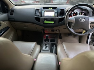 รถบ้าน รถมือสอง Toyota Fortuner 3.0 V เกียร์ Auto 2WD ปี 2013 โดย หญิงรถบ้าน รถมือสองขอนแก่น ราคาถูก ผ่อนสบาย