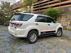 รถบ้าน รถมือสอง Toyota Fortuner 3.0 V เกียร์ Auto 2WD ปี 2013 โดย หญิงรถบ้าน รถมือสองขอนแก่น ราคาถูก ผ่อนสบาย