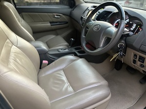 รถบ้าน รถมือสอง Toyota Fortuner 3.0 V เกียร์ Auto 2WD ปี 2013 โดย หญิงรถบ้าน รถมือสองขอนแก่น ราคาถูก ผ่อนสบาย
