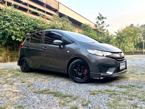 รถบ้าน รถมือสอง Honda Jazz 1.5 i-VTEC รุ่น S เกียร์ Auto ปี 2017 โดย หญิงรถบ้าน รถมือสองขอนแก่น ราคาถูก ผ่อนสบาย