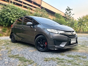 รถบ้าน รถมือสอง Honda Jazz 1.5 i-VTEC รุ่น S เกียร์ Auto ปี 2017 โดย หญิงรถบ้าน รถมือสองขอนแก่น ราคาถูก ผ่อนสบาย
