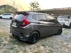 รถบ้าน รถมือสอง Honda Jazz 1.5 i-VTEC รุ่น S เกียร์ Auto ปี 2017 โดย หญิงรถบ้าน รถมือสองขอนแก่น ราคาถูก ผ่อนสบาย