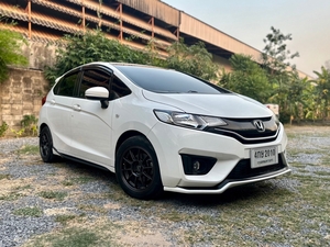 รถบ้าน รถมือสอง Honda Jazz 1.5 i-VTEC รุ่น V Plus เกียร์ Auto ปี 2015 โดย หญิงรถบ้าน รถมือสองขอนแก่น ราคาถูก ผ่อนสบาย