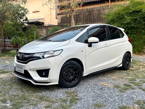 รถบ้าน รถมือสอง Honda Jazz 1.5 i-VTEC รุ่น V Plus เกียร์ Auto ปี 2015 โดย หญิงรถบ้าน รถมือสองขอนแก่น ราคาถูก ผ่อนสบาย