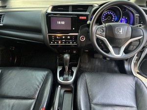 รถบ้าน รถมือสอง Honda Jazz 1.5 i-VTEC รุ่น V Plus เกียร์ Auto ปี 2015 โดย หญิงรถบ้าน รถมือสองขอนแก่น ราคาถูก ผ่อนสบาย