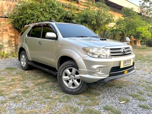 รถบ้าน รถมือสอง Toyota Fortuner 3.0 V เกียร์ Auto 2WD ปี 2010 โดย หญิงรถบ้าน รถมือสองขอนแก่น ราคาถูก ผ่อนสบาย