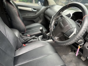 รถบ้าน รถมือสอง ISUZU D-MAX Hi-lander Space Cab 2.5 Z Ddi ปี 2012 เกียร์ MT โดย หญิงรถบ้าน รถมือสองขอนแก่น ราคาถูก ผ่อนสบาย