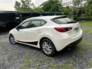 รถบ้าน รถมือสอง Mazda 3 SkyActiv 2.0 E Sport Hatchback เกียร์ Auto ปี 2014 โดย หญิงรถบ้าน รถมือสองขอนแก่น ราคาถูก ผ่อนสบาย