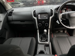 รถบ้าน รถมือสอง ISUZU D-MAX Hi-Lander Cab 4 1.9 Z Ddi ปี 2015 โดย หญิงรถบ้าน รถมือสองขอนแก่น ราคาถูก ผ่อนสบาย