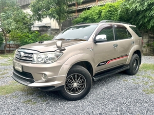 รถบ้าน รถมือสอง Toyota Fortuner 3.0 V เกียร์ Auto 2WD ปี 2010 โดย หญิงรถบ้าน รถมือสองขอนแก่น ราคาถูก ผ่อนสบาย
