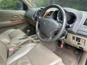 รถบ้าน รถมือสอง Toyota Fortuner 3.0 V เกียร์ Auto 2WD ปี 2010 โดย หญิงรถบ้าน รถมือสองขอนแก่น ราคาถูก ผ่อนสบาย
