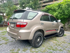 รถบ้าน รถมือสอง Toyota Fortuner 3.0 V เกียร์ Auto 2WD ปี 2010 โดย หญิงรถบ้าน รถมือสองขอนแก่น ราคาถูก ผ่อนสบาย