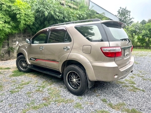 รถบ้าน รถมือสอง Toyota Fortuner 3.0 V เกียร์ Auto 2WD ปี 2010 โดย หญิงรถบ้าน รถมือสองขอนแก่น ราคาถูก ผ่อนสบาย